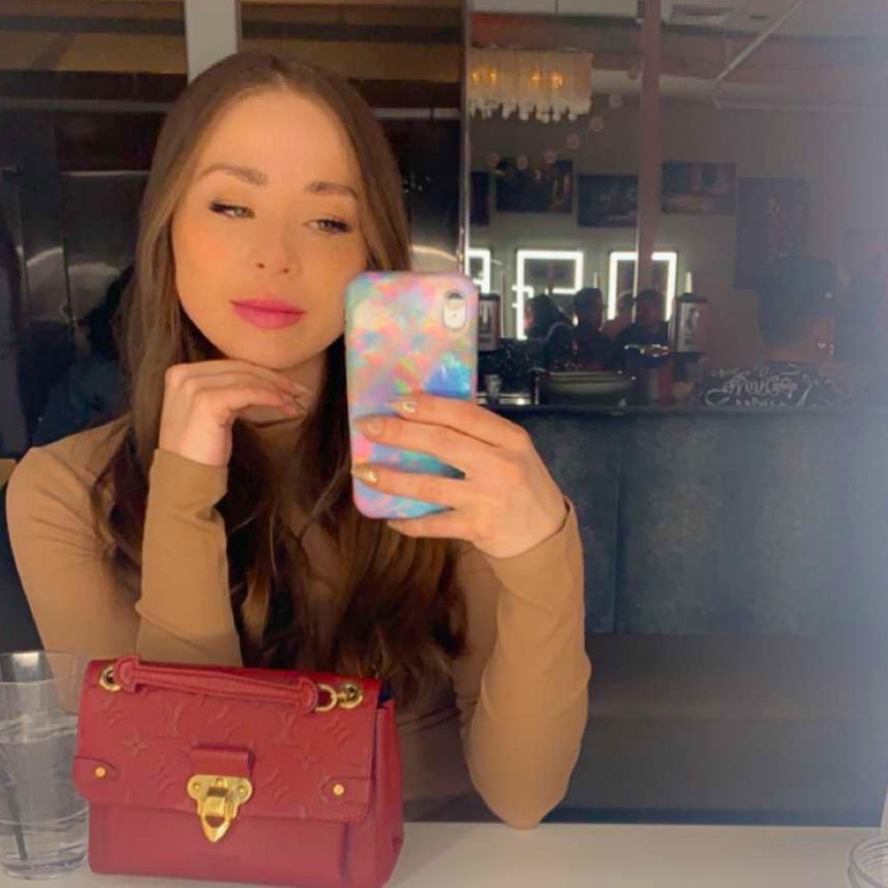 Meet your Posher, Kara